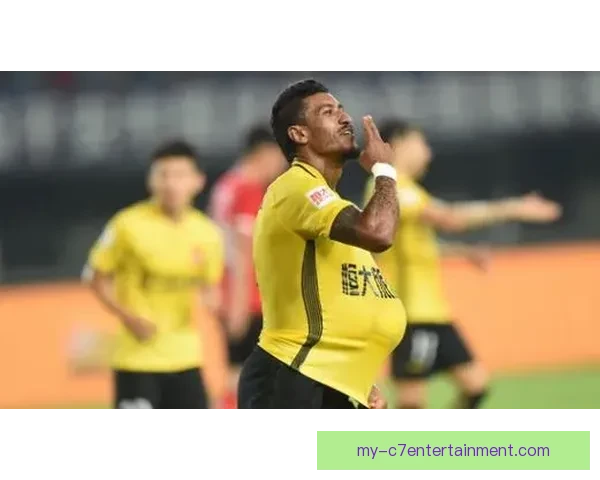 保利尼奥泪洒退役发布会宣布告别足球生涯感谢球迷陪伴